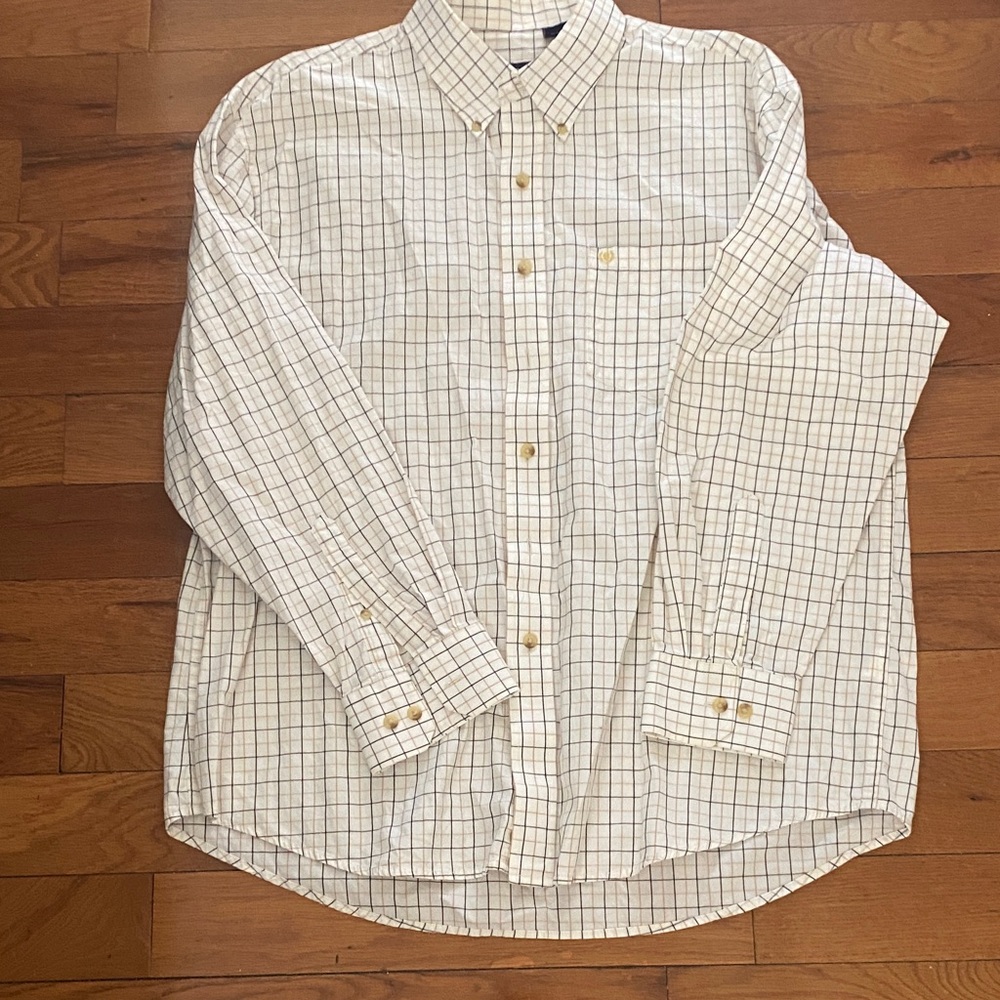 Izod Men's White and Black Checkered Button Down Shirt